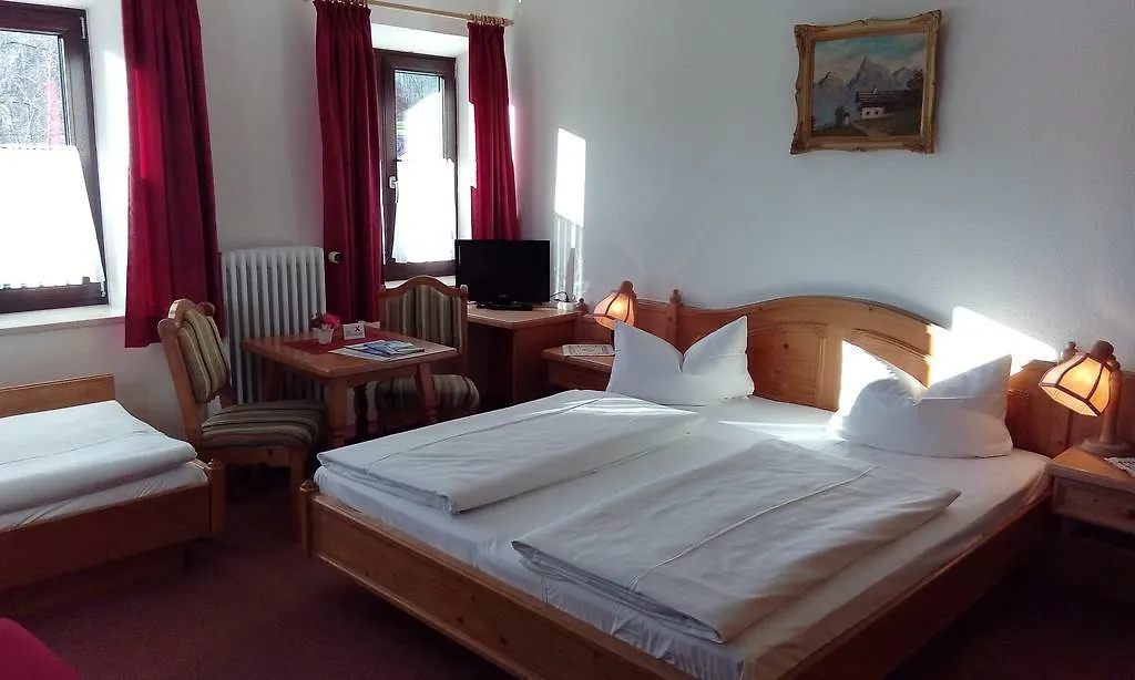 Hotel Pension Lindenhof Prien